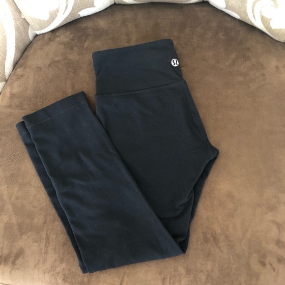 Lululemon black original wonder under crop - Picture 2 of 5